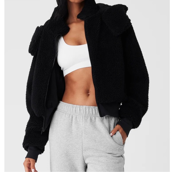 ALO Yoga Jackets & Blazers - Alo Yoga Foxy Sherpa Jacket - XS